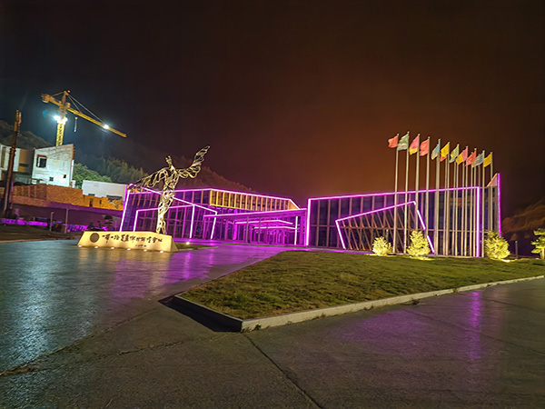 城市亮化是现代城市建设的重要组成部分，它不仅可以美化城市的夜景，还能提升城市的整体形象。随着科技的不断进步，城市亮化也得到了更多的关注和创新。本文将介绍一些关于城市亮化的创意和技术，帮助读者了解民和城市亮化的重要性以及如何进行民和城市亮化的规划和实施。