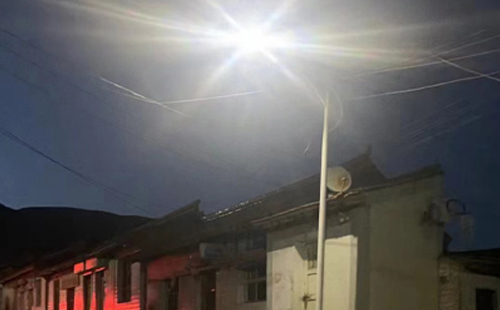 农村院子里最适合的民和太阳能路灯亮度与安装要点